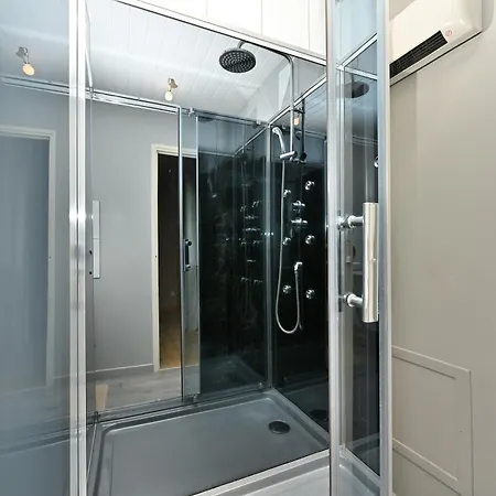 Au Milieu Des Chevaux Merens * Castelnau-Durban