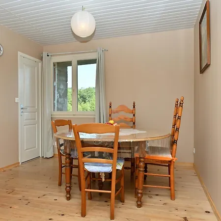 Au Milieu Des Chevaux Merens * Castelnau-Durban