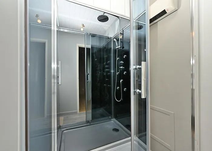 Au Milieu Des Chevaux Merens * Castelnau-Durban