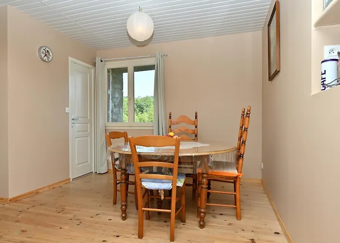 Au Milieu Des Chevaux Merens * Castelnau-Durban