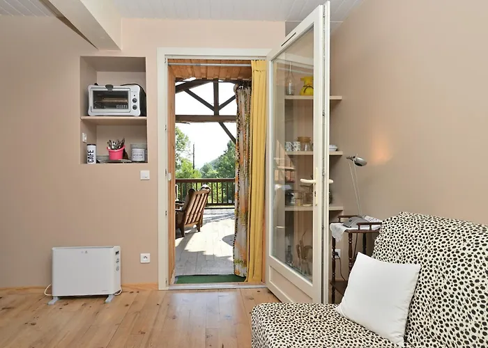 Au Milieu Des Chevaux Merens Castelnau-Durban