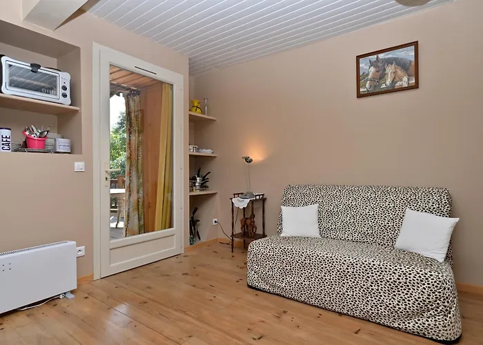 Au Milieu Des Chevaux Merens بيت للعطل *